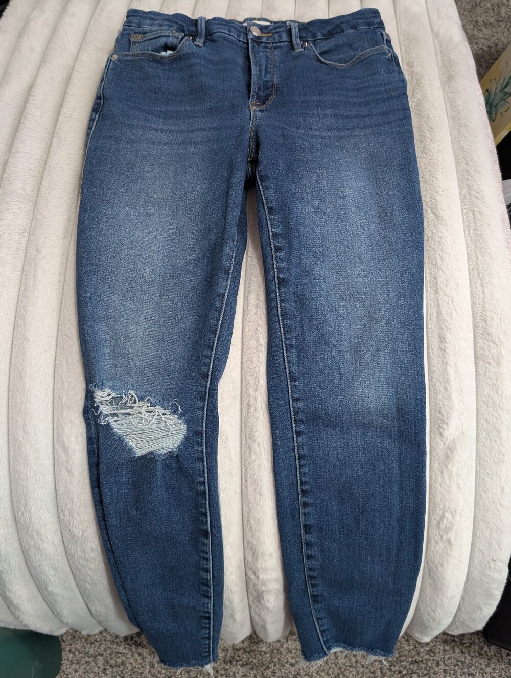 Good American Distressed Skinny Jeans